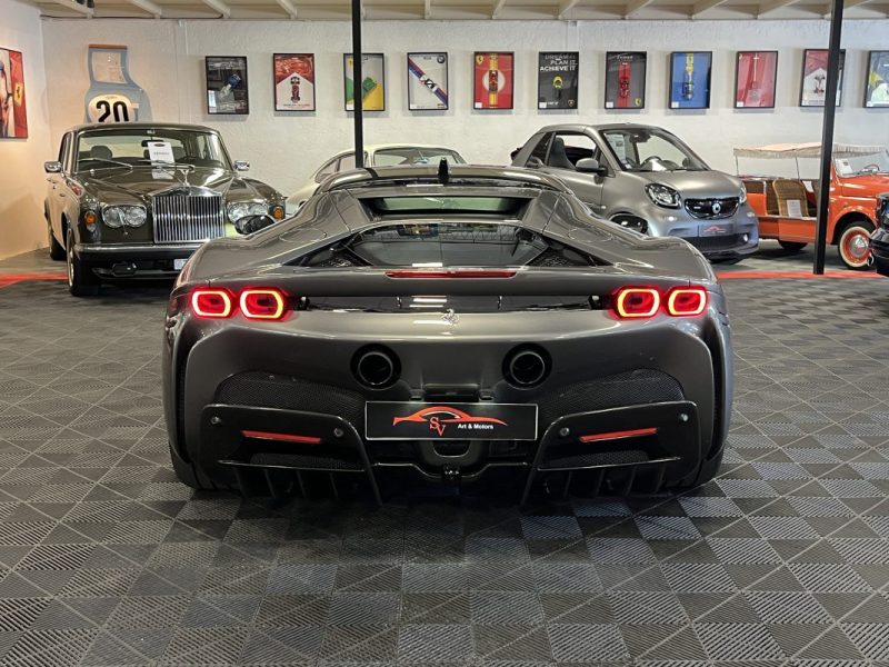 FERRARI SF90 STRADALE 2021