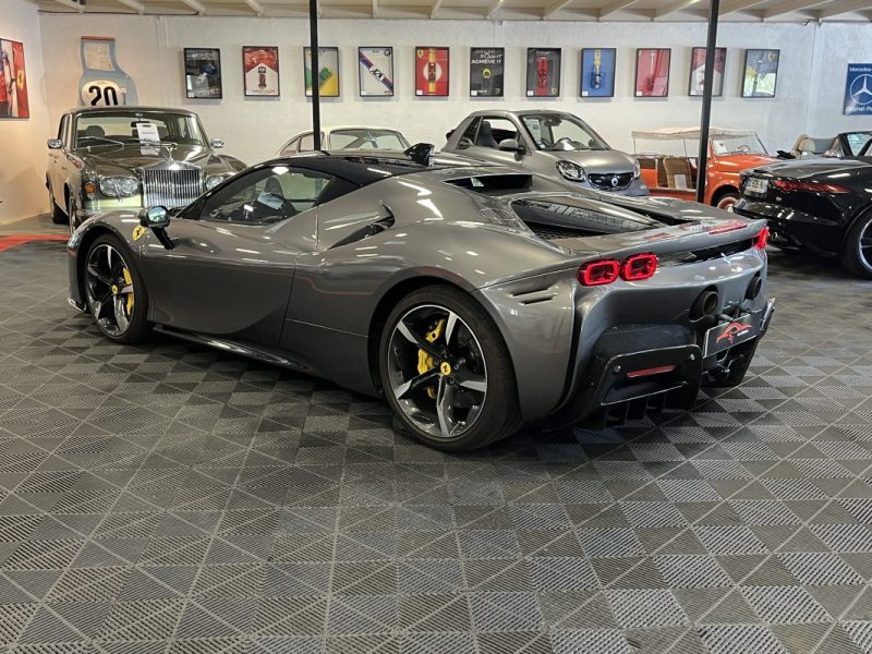 FERRARI SF90 STRADALE 2021