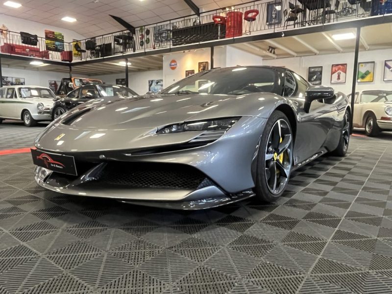 FERRARI SF90 STRADALE 2021