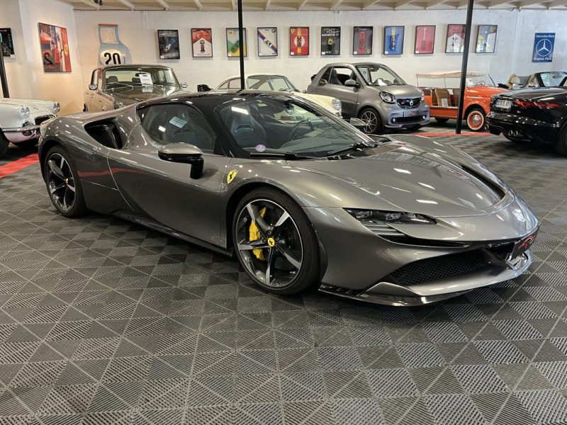 FERRARI SF90 STRADALE 2021