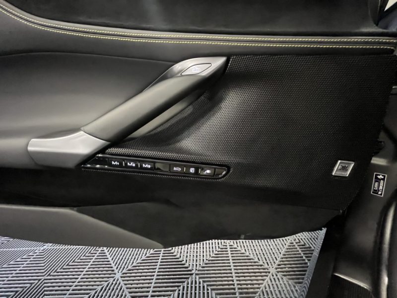 FERRARI SF90 STRADALE 2021