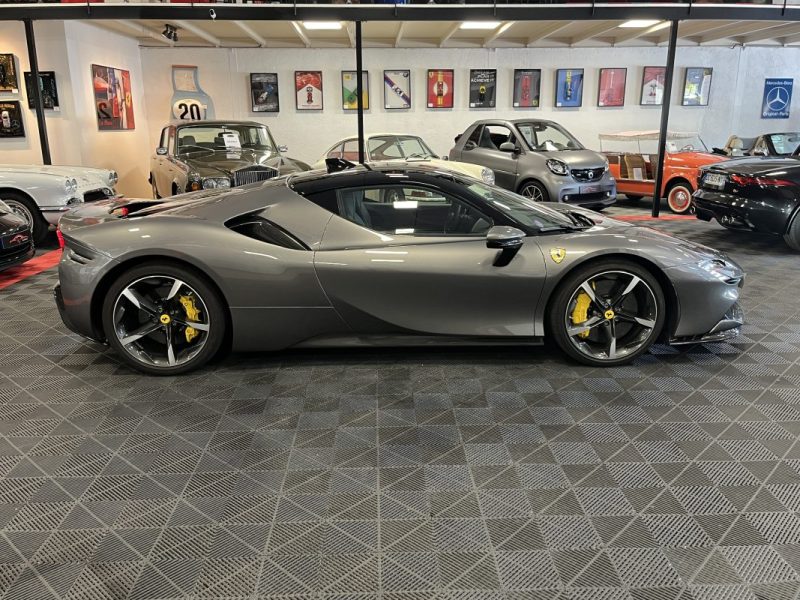 FERRARI SF90 STRADALE 2021