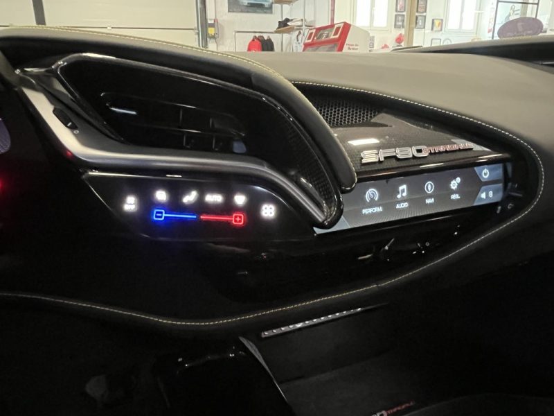 FERRARI SF90 STRADALE 2021