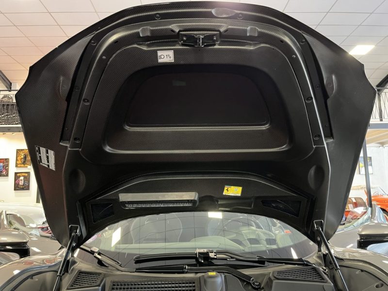 FERRARI SF90 STRADALE 2021