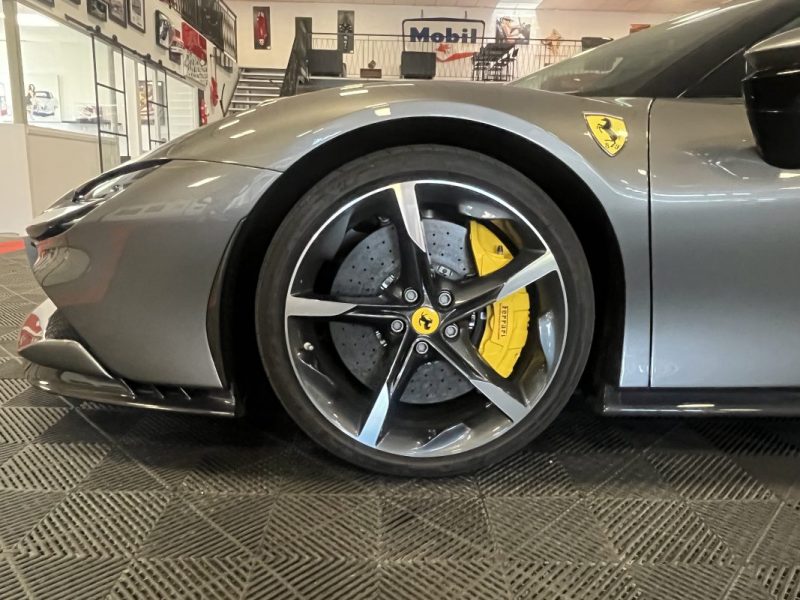 FERRARI SF90 STRADALE 2021