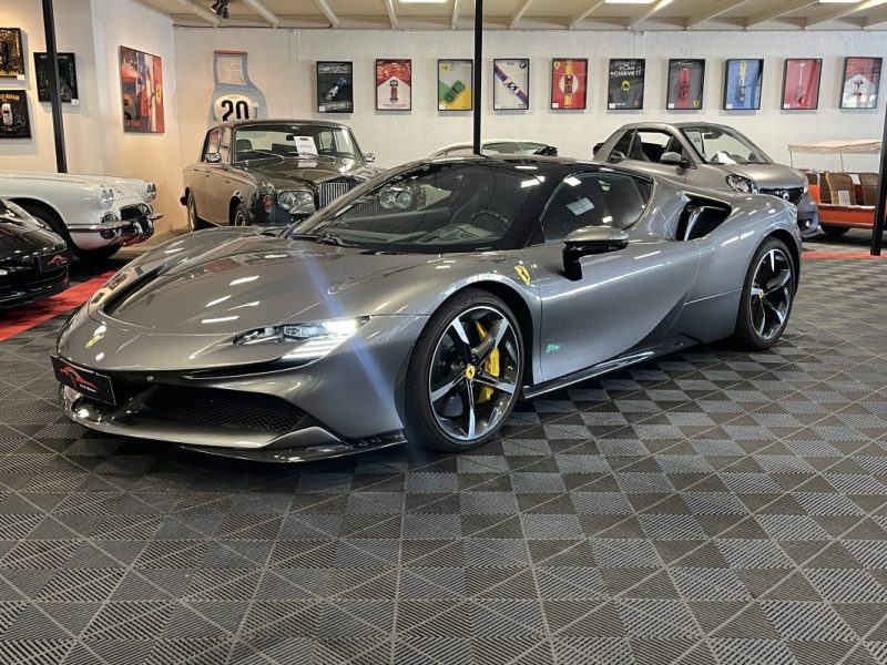 FERRARI SF90 STRADALE 2021