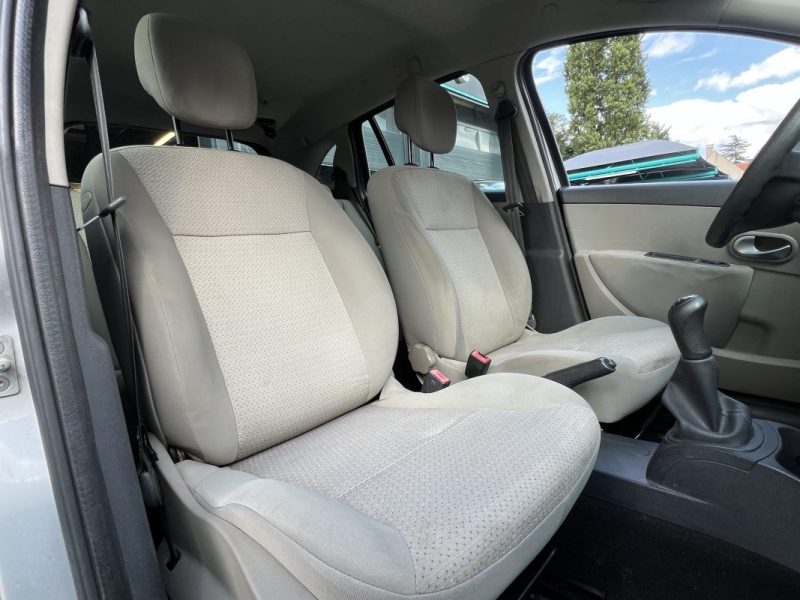 RENAULT CLIO 3 III ESTATE 1.5 DCI 85 Cv CLIMATISATION / REGULATEUR LIMITEUR BLUETOOTH - GARANTIE 1 A