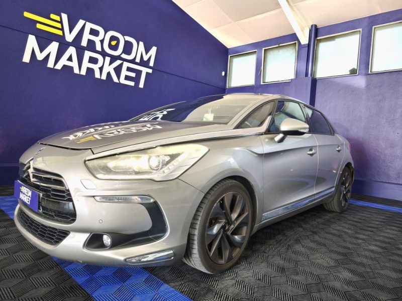 CITROEN DS5 2.0 HDI 163 Cv - SPORT CHIC - RADAR AVANT ET ARRIÈRE - GPS - INTÉRIEUR CUIR - XÉNON 