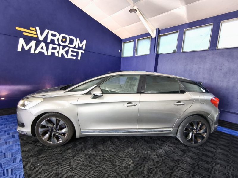 CITROEN DS5 2.0 HDI 163 Cv - SPORT CHIC - RADAR AVANT ET ARRIÈRE - GPS - INTÉRIEUR CUIR - XÉNON 