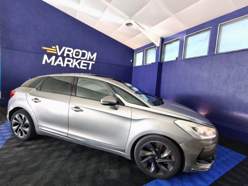 CITROEN DS5 2.0 HDI 163 Cv - SPORT CHIC - RADAR AVANT ET ARRIÈRE - GPS - INTÉRIEUR CUIR - XÉNON 