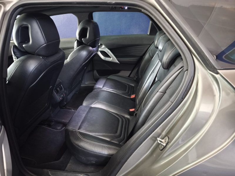 CITROEN DS5 2.0 HDI 163 Cv - SPORT CHIC - RADAR AVANT ET ARRIÈRE - GPS - INTÉRIEUR CUIR - XÉNON 