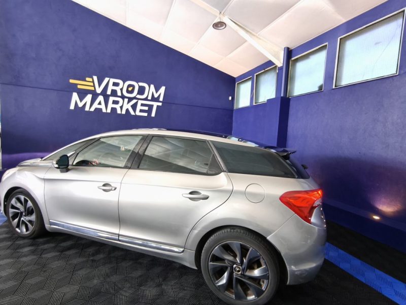 CITROEN DS5 2.0 HDI 163 Cv - SPORT CHIC - RADAR AVANT ET ARRIÈRE - GPS - INTÉRIEUR CUIR - XÉNON 