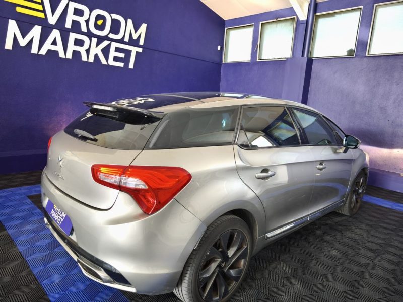 CITROEN DS5 2.0 HDI 163 Cv - SPORT CHIC - RADAR AVANT ET ARRIÈRE - GPS - INTÉRIEUR CUIR - XÉNON 