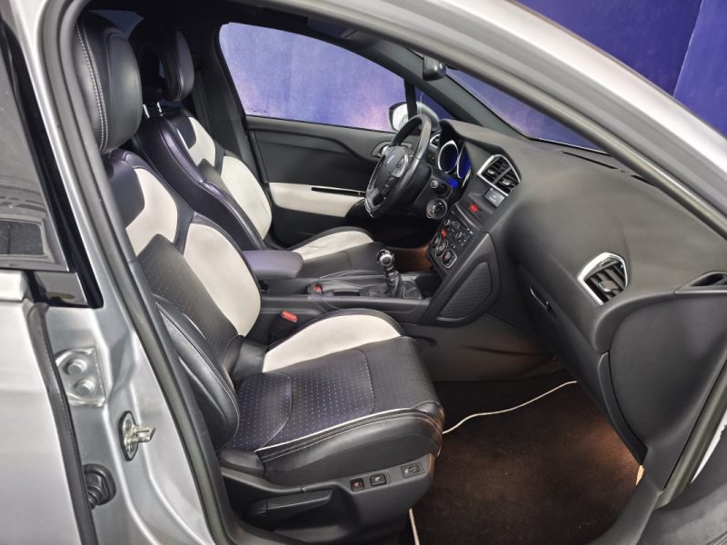 CITROEN DS4 2.0 HDI 163Cv - SOCHIC - SUIVI D’ENTRETIEN - RADAR AVANT ET ARRIÈRE - SIÈGES MASSANT 