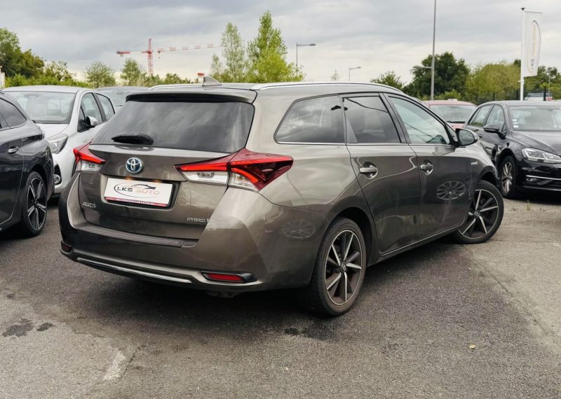 TOYOTA AURIS TOURING SPORTS 1.8 HYBRID DESIGN EDITION 136H