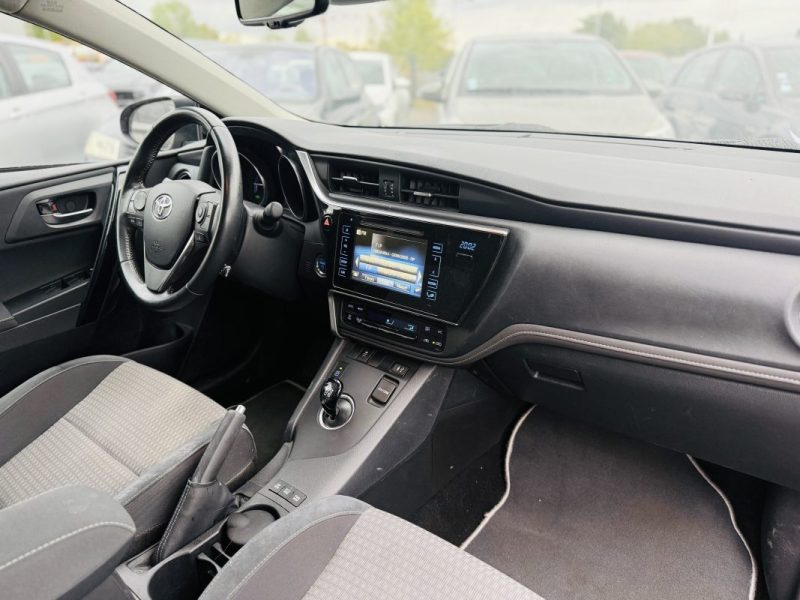 TOYOTA AURIS TOURING SPORTS 1.8 HYBRID DESIGN EDITION 136H