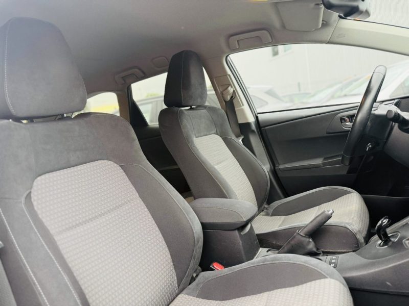 TOYOTA AURIS TOURING SPORTS 1.8 HYBRID DESIGN EDITION 136H