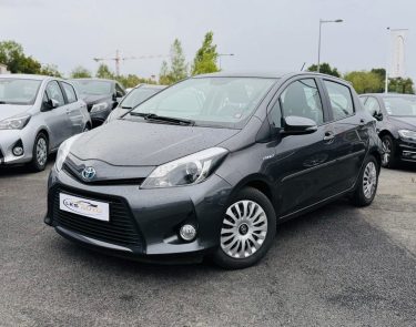 TOYOTA YARIS III 1.5 HYBRID BUSINESS 100H