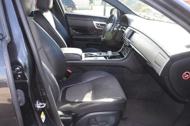 JAGUAR XF 3.0D V6 240 BVA8 R-SPORT