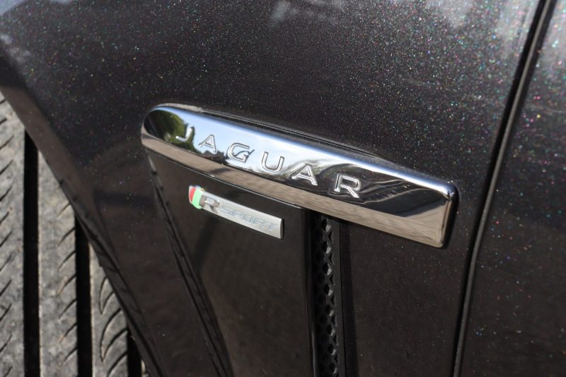 JAGUAR XF 3.0D V6 240 BVA8 R-SPORT