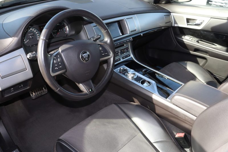 JAGUAR XF 3.0D V6 240 BVA8 R-SPORT