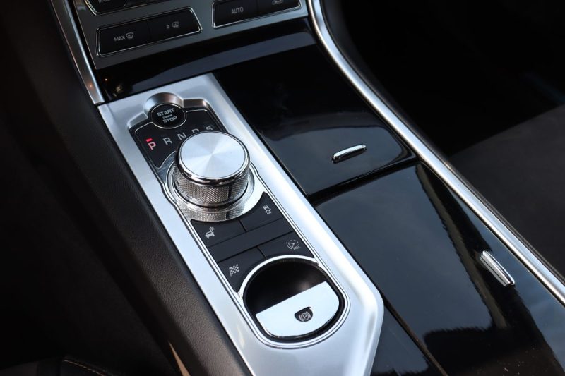 JAGUAR XF 3.0D V6 240 BVA8 R-SPORT