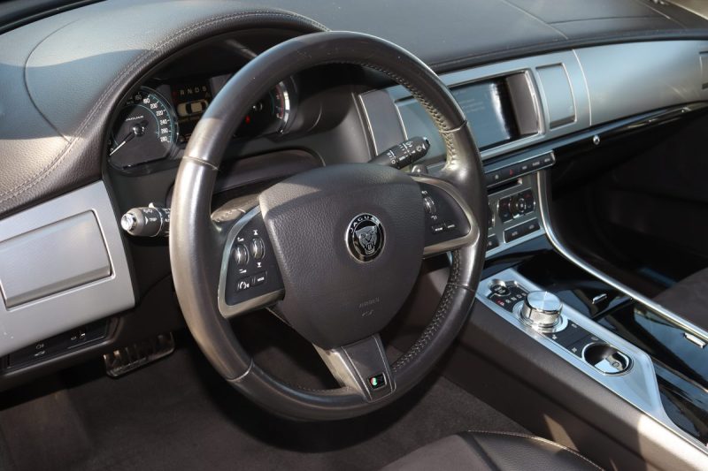 JAGUAR XF 3.0D V6 240 BVA8 R-SPORT