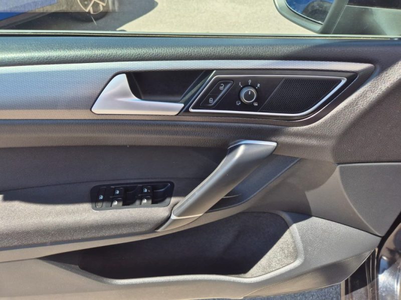 VOLKSWAGEN GOLF SPORTSVAN 2016