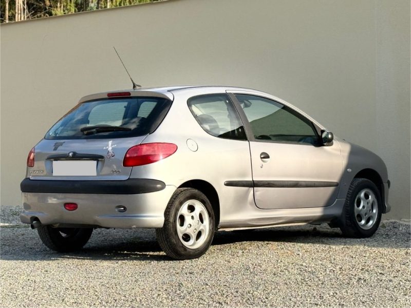PEUGEOT 206 2003