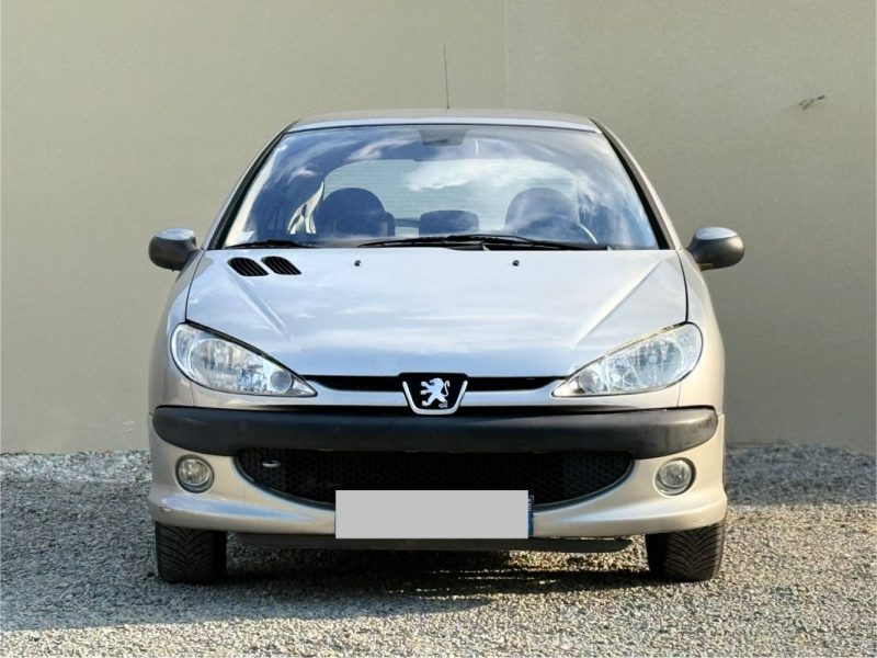 PEUGEOT 206 2003