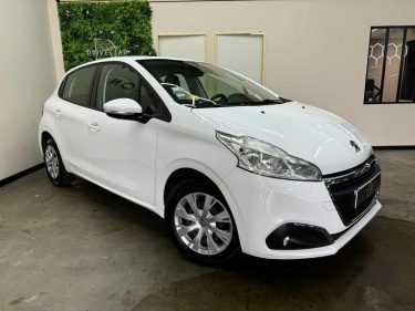 PEUGEOT 208 2018
