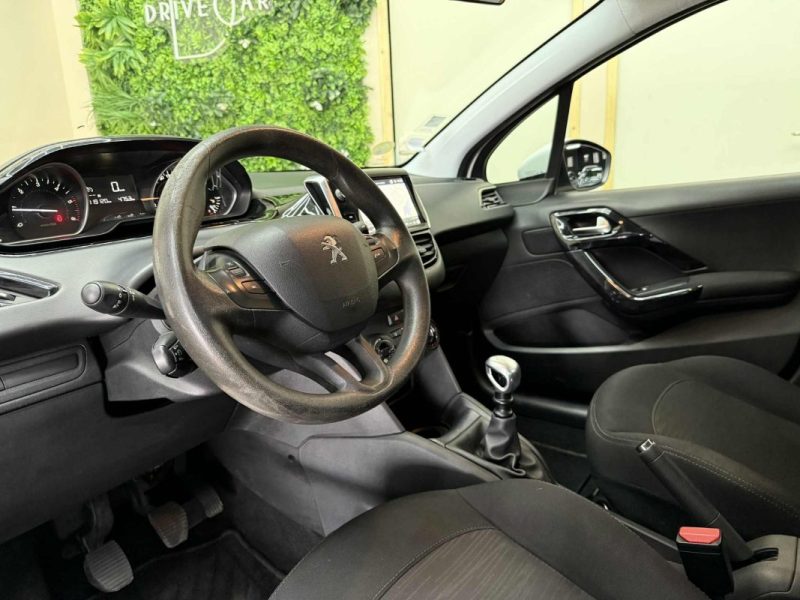 PEUGEOT 208 2018
