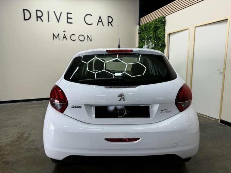 PEUGEOT 208 2018