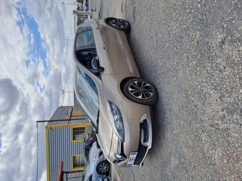 RENAULT MEGANE SCENIC 2015