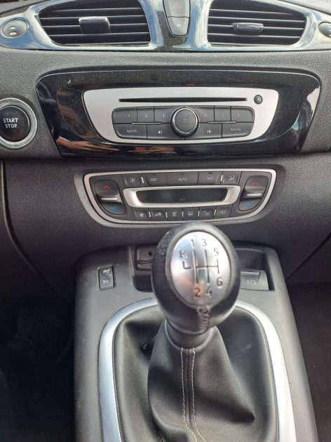 RENAULT MEGANE SCENIC 2015
