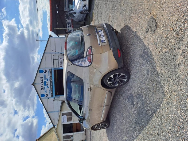 RENAULT MEGANE SCENIC 2015