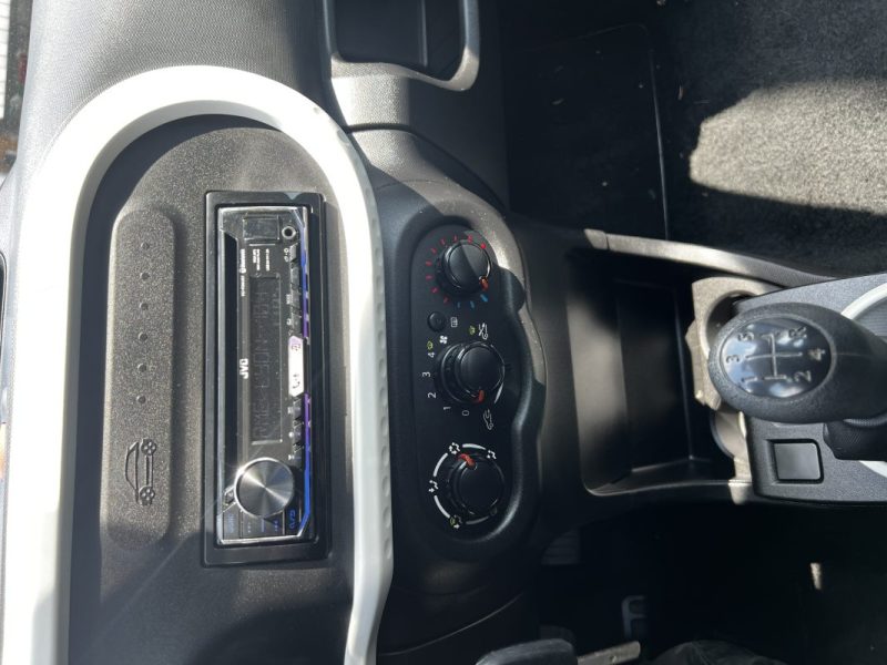 RENAULT TWINGO 2018 sans climatisation