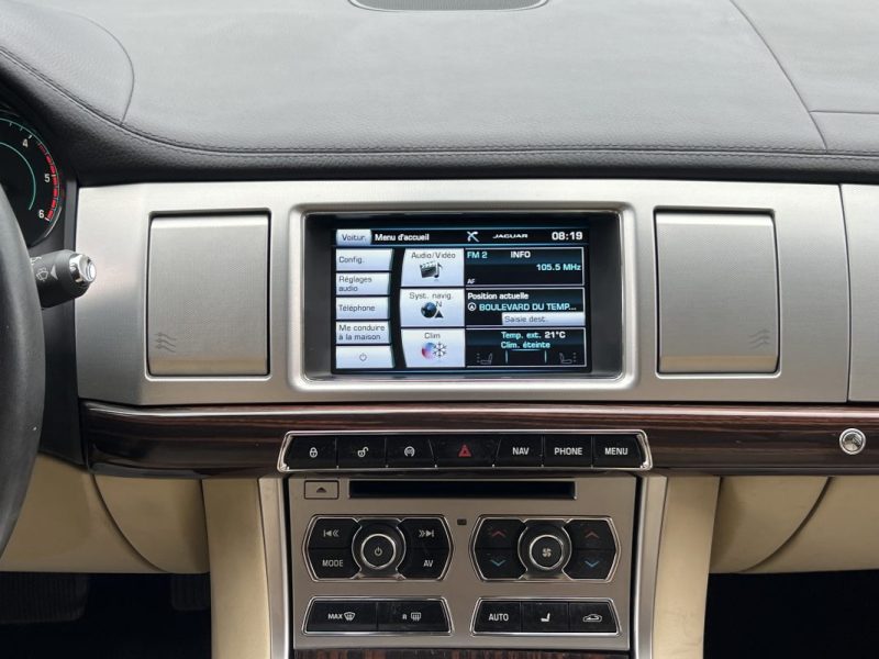 JAGUAR XF PHASE 2 LUXE 2.2 D 200 Cv 1ERE MAIN / 59 100 Kms BVA8 INTERIEUR CUIR GPS - GARANTIE 1 AN