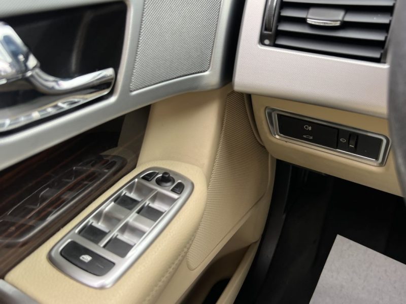 JAGUAR XF PHASE 2 LUXE 2.2 D 200 Cv 1ERE MAIN / 59 100 Kms BVA8 INTERIEUR CUIR GPS - GARANTIE 1 AN