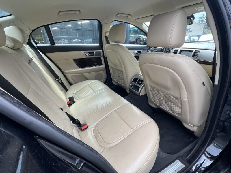 JAGUAR XF PHASE 2 LUXE 2.2 D 200 Cv 1ERE MAIN / 59 100 Kms BVA8 INTERIEUR CUIR GPS - GARANTIE 1 AN