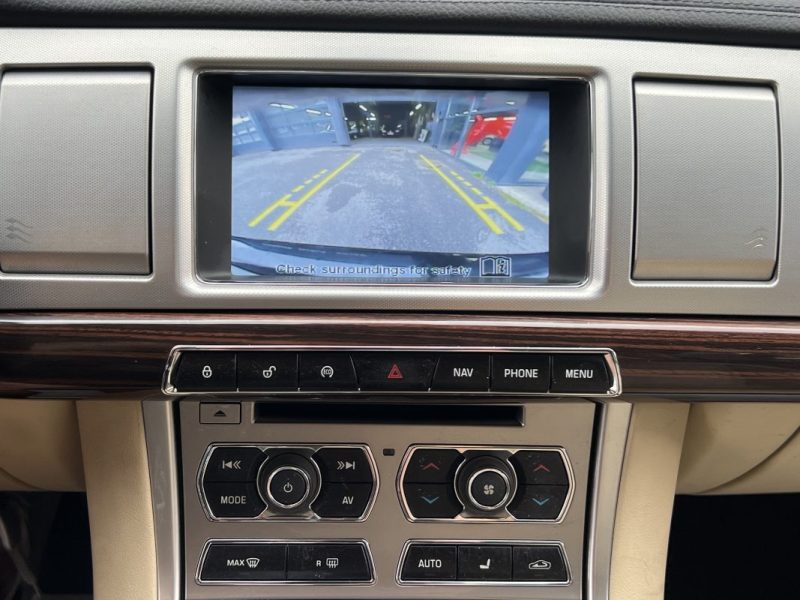 JAGUAR XF PHASE 2 LUXE 2.2 D 200 Cv 1ERE MAIN / 59 100 Kms BVA8 INTERIEUR CUIR GPS - GARANTIE 1 AN