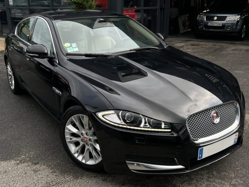 JAGUAR XF PHASE 2 LUXE 2.2 D 200 Cv 1ERE MAIN / 59 100 Kms BVA8 INTERIEUR CUIR GPS - GARANTIE 1 AN