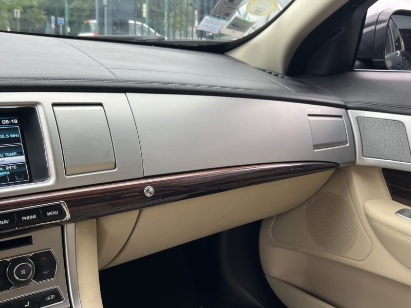 JAGUAR XF PHASE 2 LUXE 2.2 D 200 Cv 1ERE MAIN / 59 100 Kms BVA8 INTERIEUR CUIR GPS - GARANTIE 1 AN