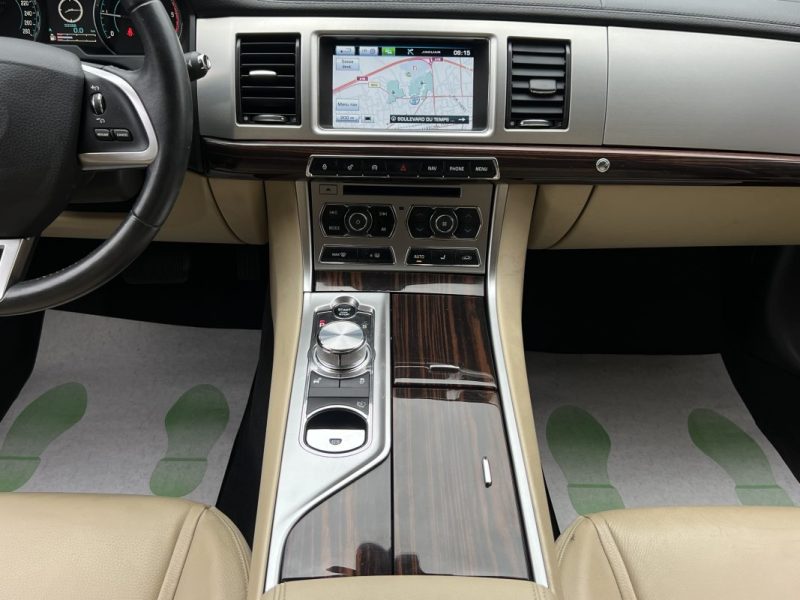 JAGUAR XF PHASE 2 LUXE 2.2 D 200 Cv 1ERE MAIN / 59 100 Kms BVA8 INTERIEUR CUIR GPS - GARANTIE 1 AN