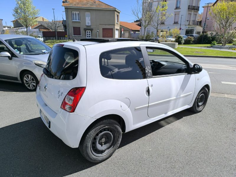 RENAULT TWINGO II 1.2i 75CV