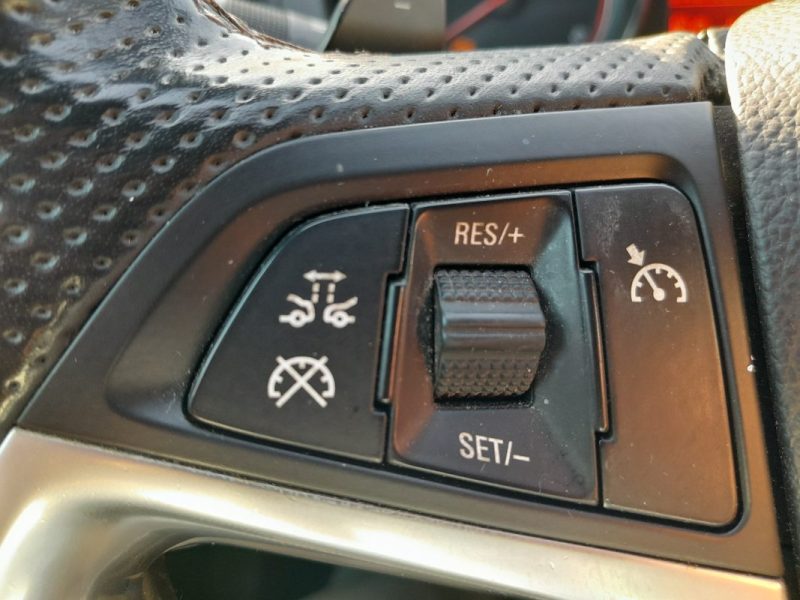 OPEL INSIGNIA SPORT 2.0l CDTI COSMO PACK 4X4 BVA 2012