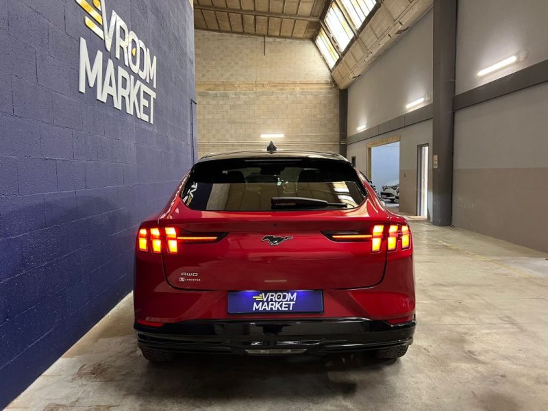 FORD MUSTANG MACH-E 2021