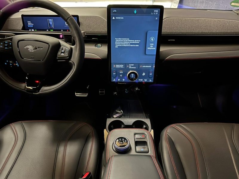 FORD MUSTANG MACH-E 2021