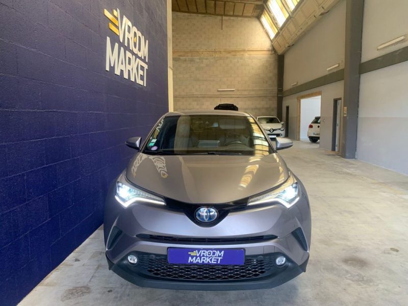 TOYOTA C-HR 1.8 122h  2WD E-CVT - DISTINCTIVE - 110000KM
