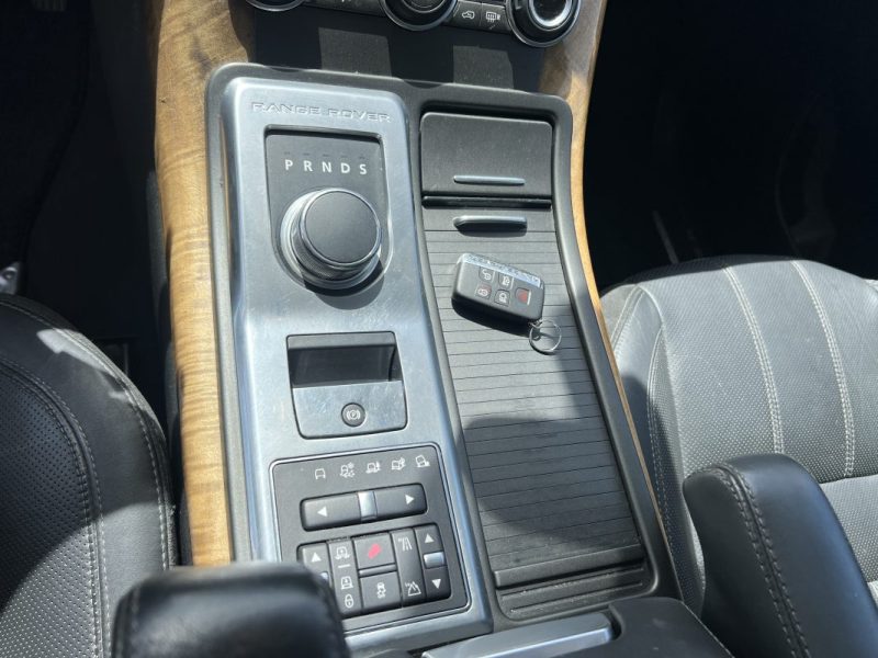 LAND ROVER RANGE ROVER SPORT SDV6 3.0 256 AUTOBIOGRAPHY BVA8